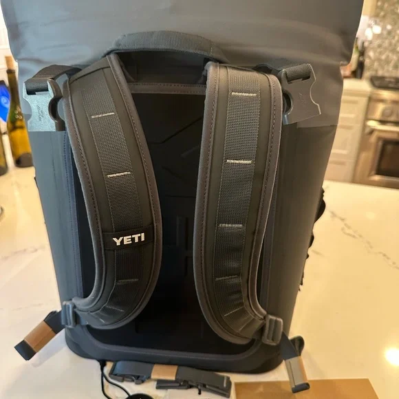 Yeti-M12 BACKPACK SOFT COOLER - Picture 2 of 8